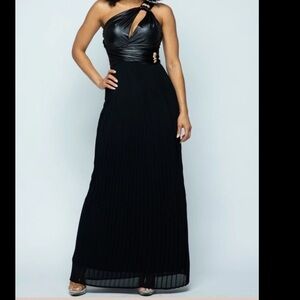 Pleated Maxi dress one shoulder. Faux leather. (S)